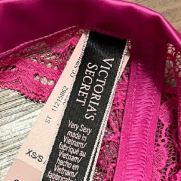 Victoria’s Secret Heart Shine Strap Garter Belt - Picture 2 of 2